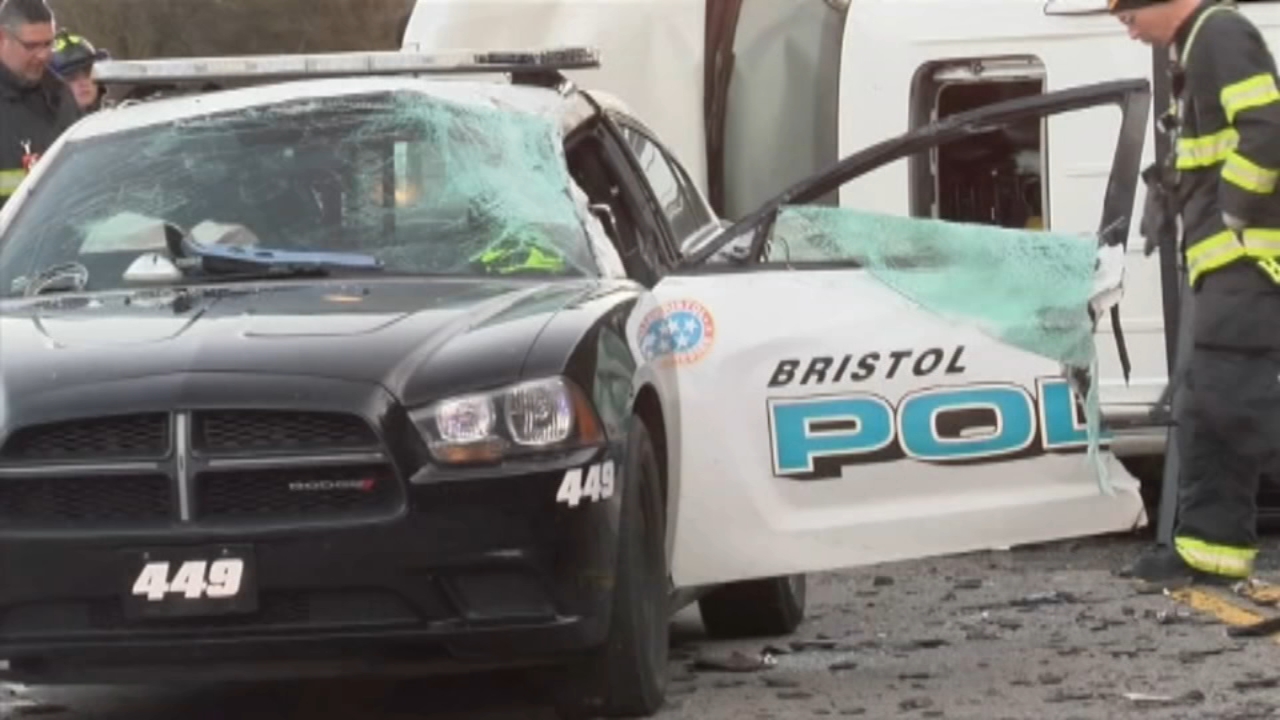 SUV goes airborne after hitting rockslide in Tennessee