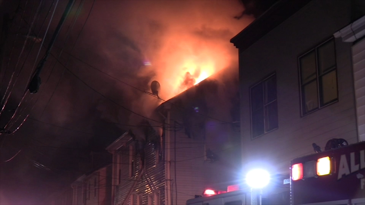 Fire crews battle fire at apartment building in Allentown