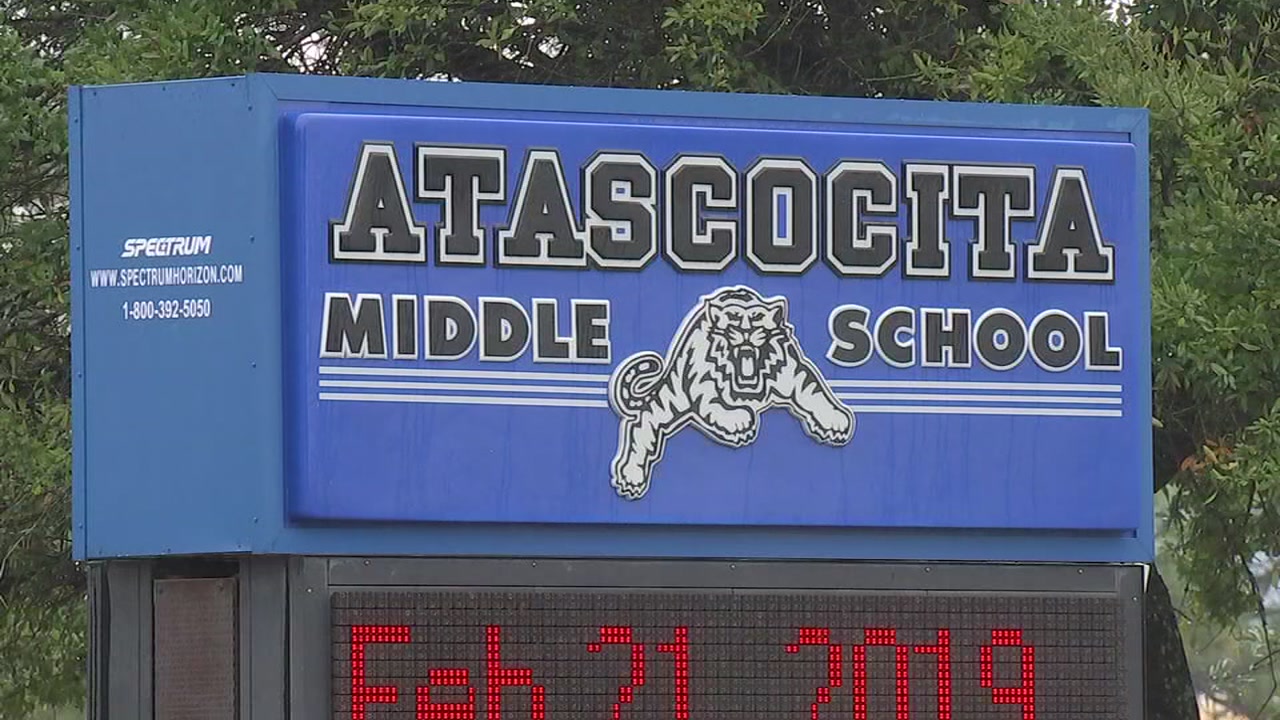 Middle school student arrested for bringing blade saw to school