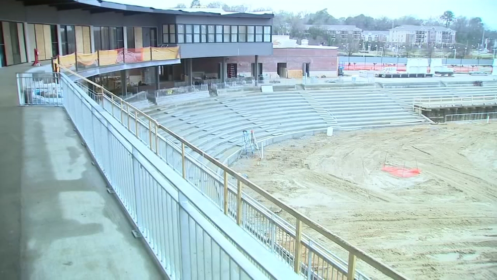 Fayetteville Woodpeckers give tour of new stadium