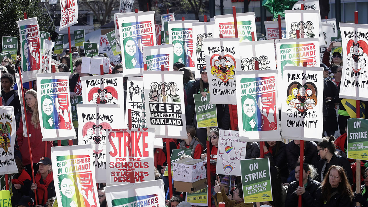 Oakland teachers on strike for 2nd day