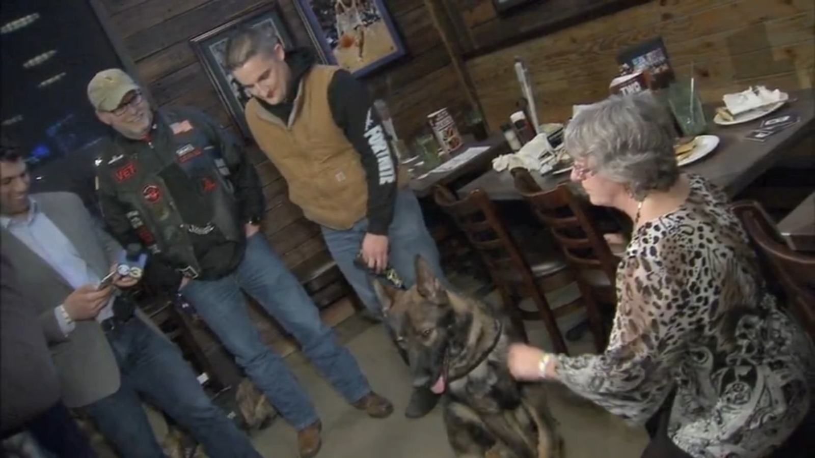 Army amputee veteran Steve Staub surprised with new service dog ABC13