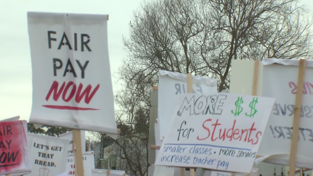 Oakland teacher strike shows no signs of ending