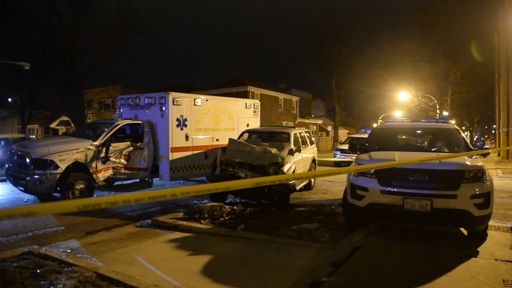 6 injured in crash involving ambulance in West Rogers Park