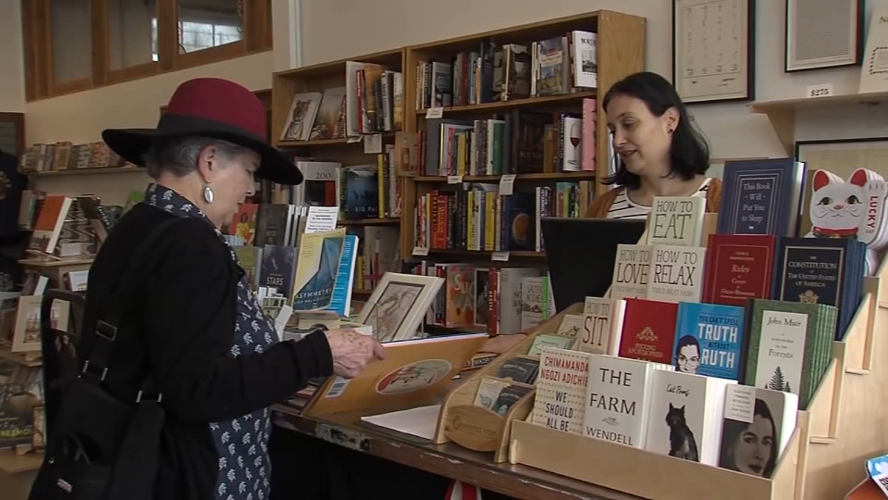 Rival employees help San Diego bookstore stay in business