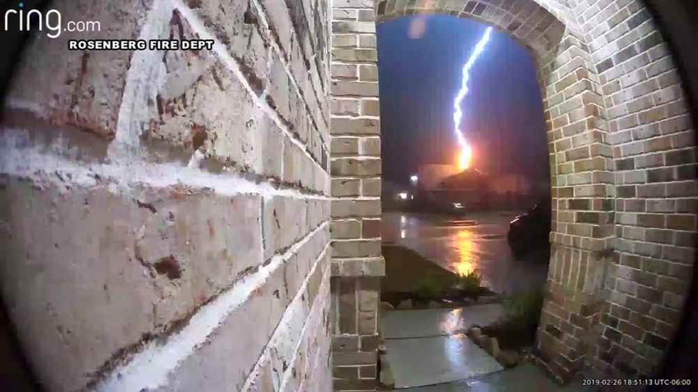Ring camera captures lightning hitting house in Rosenberg