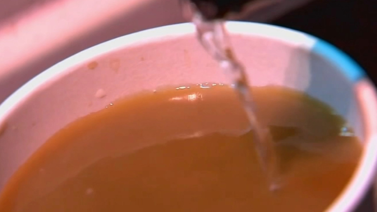 Students are getting drunk off vanilla extract, school warns