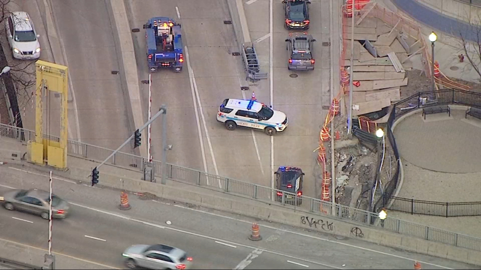 Lower Wacker reopens in Loop after fuel leaks from truck ABC7 Chicago