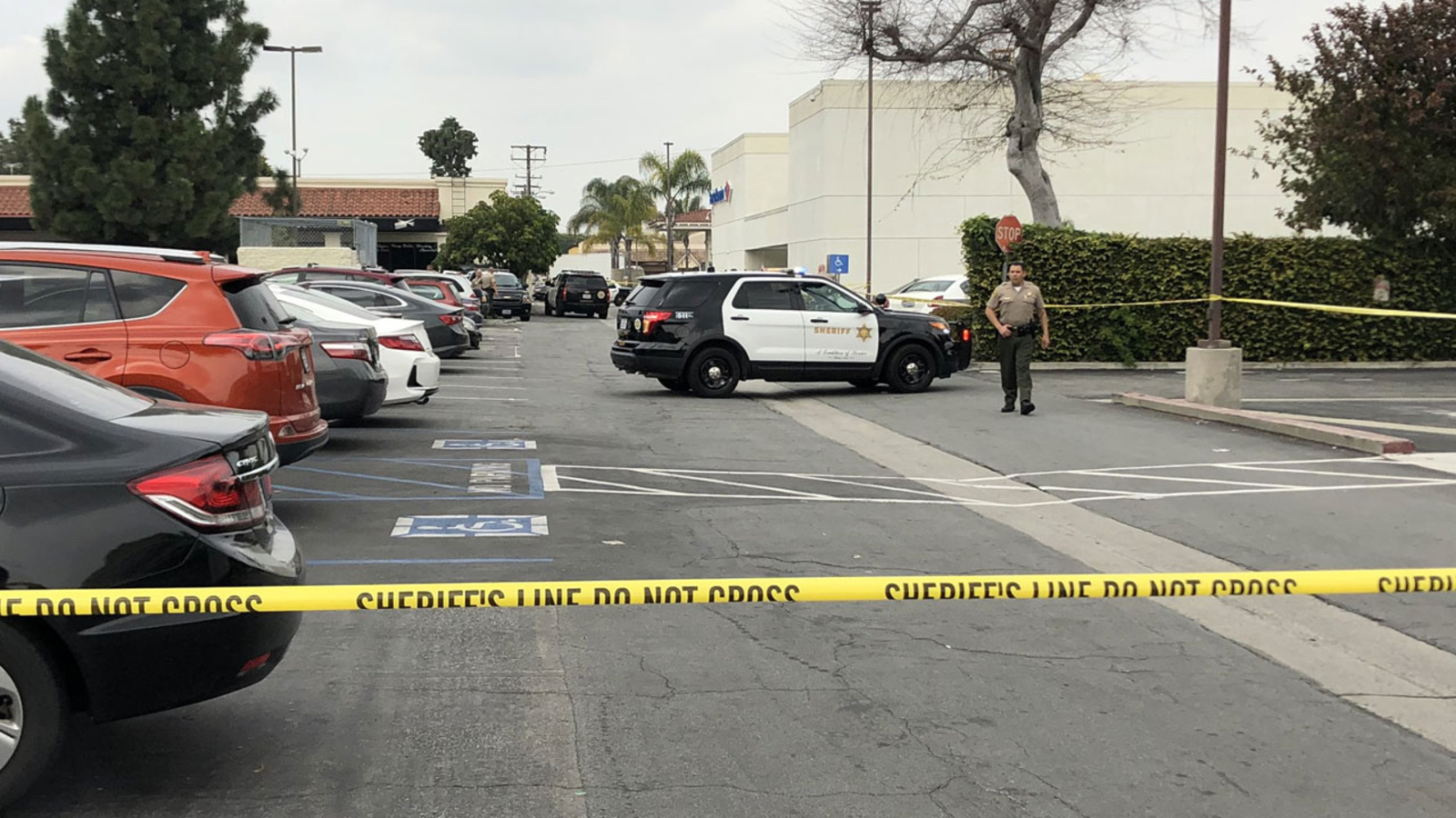 Man shot to death outside Bank of America in Paramount ABC7 Los Angeles