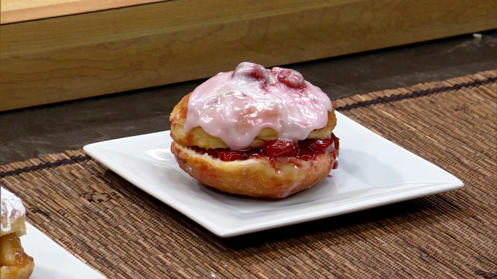Roeser's Bakery celebrates Paczki Day with more than a dozen delicious ...