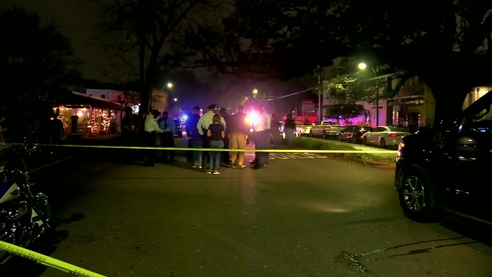 Car plows through crowd killing partiers at Mardi Gras
