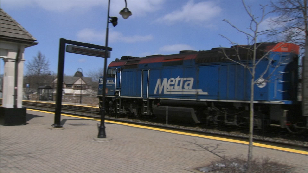 Metra's new reverse-commute service offiers express trains between Chicago, Fox Lake