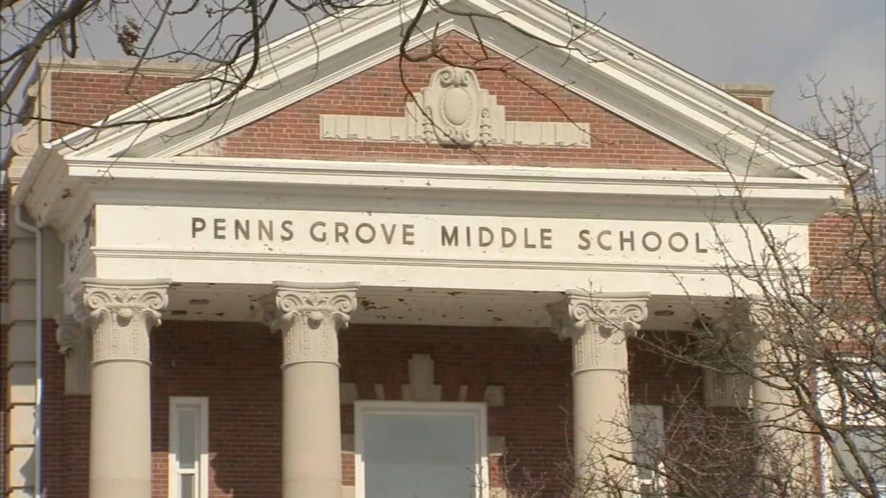 Science teacher suspended over alleged use of racial slur in class