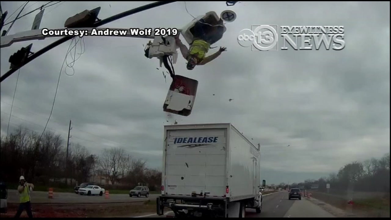 Worker walks away from 'wild' accident in Fort Bend Co. 