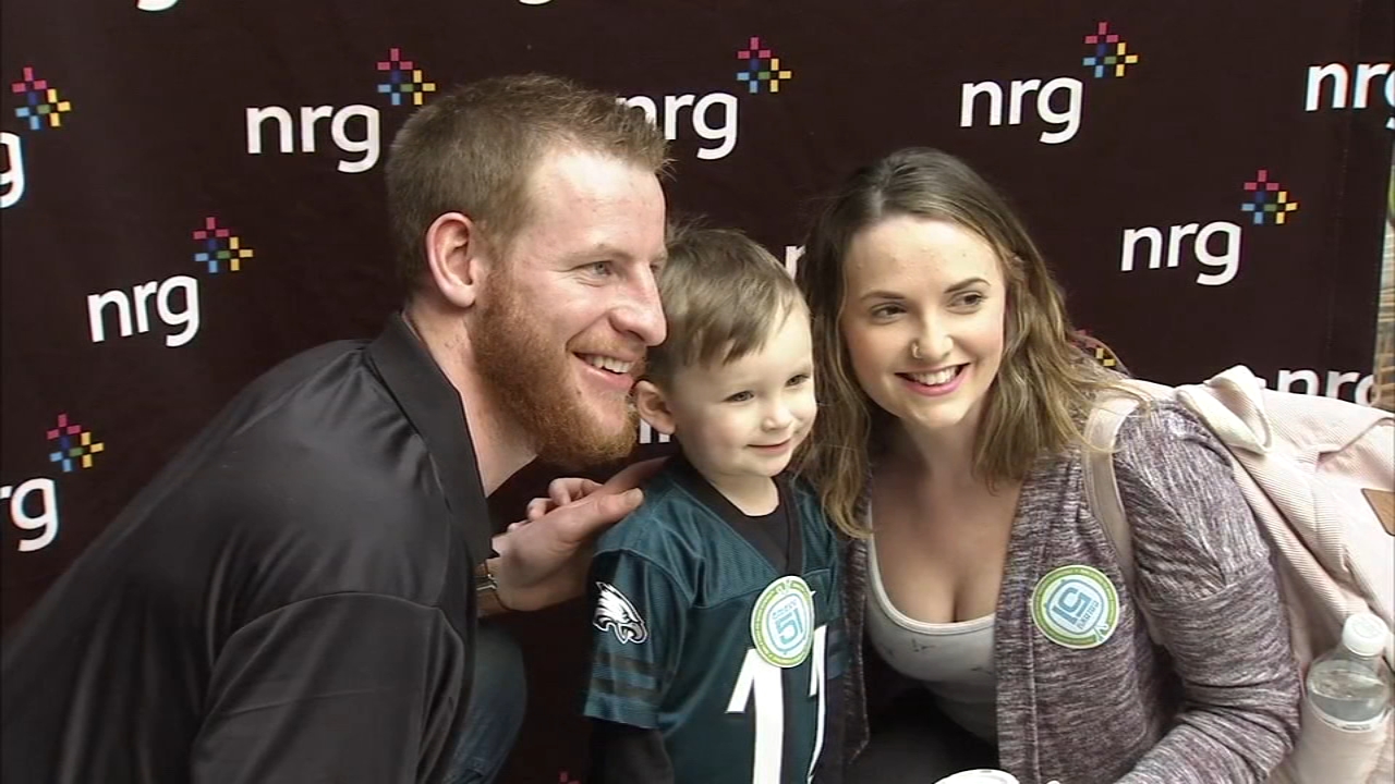 Wentz spreads smiles at CHOP