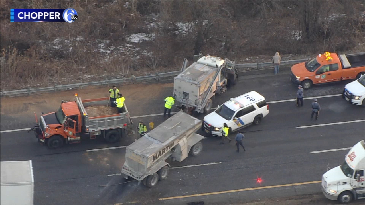 Crash temporarily shuts down portion of New Jersey Turnpike