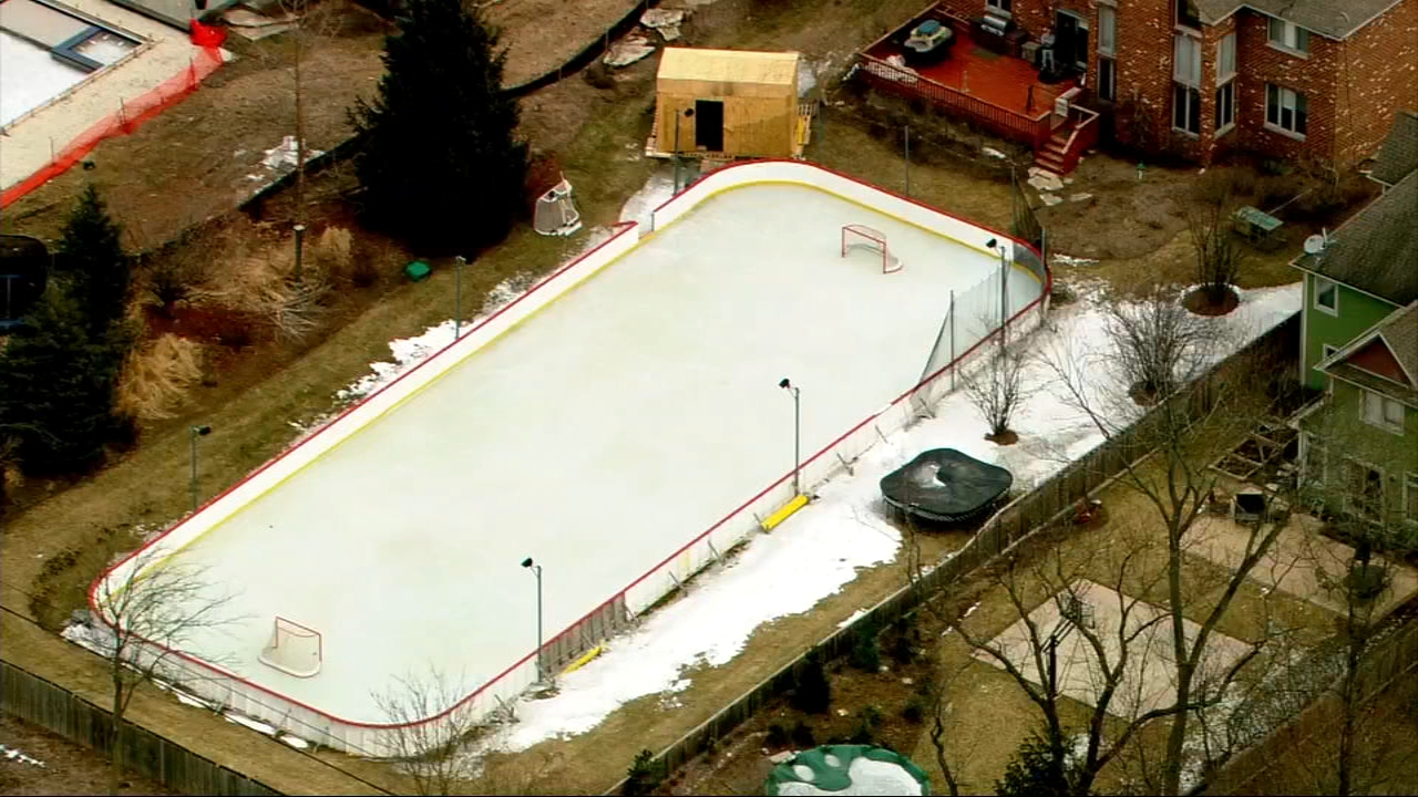 Downers Grove dad builds massive backyard ice rink for his kids