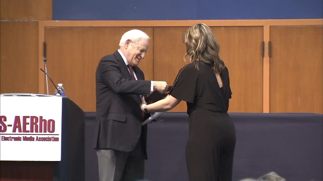 Jim Gardner accepts 'Richard M. Uray Award' at Villanova University