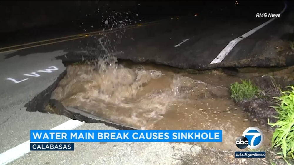 Sinkhole opens in Calabasas as camera rolls