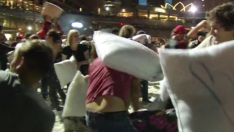 1 Knocked Unconscious In San Francisco Pillow Fight Abc7 Com