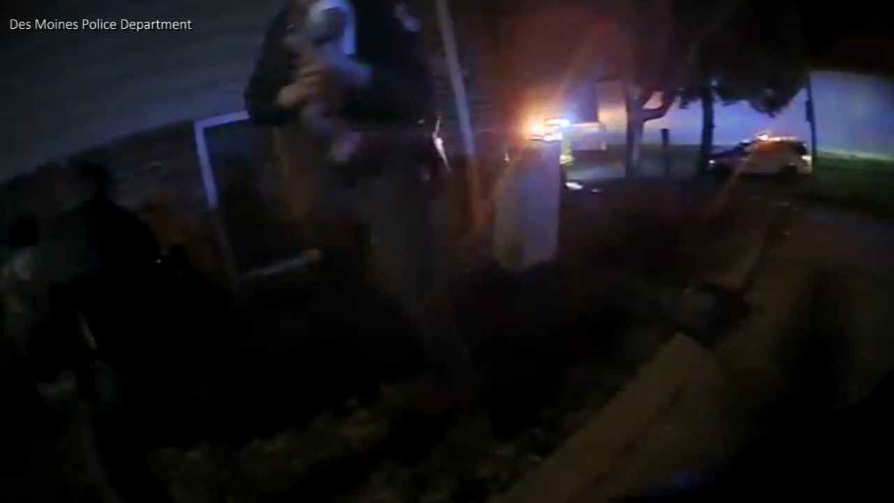 Body cameras show Des Moines police officers heroically catching children from burning building