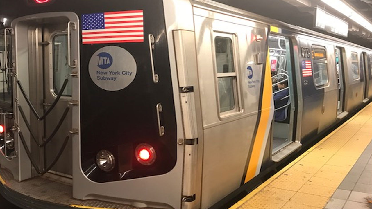 Governor, NYPD propose banning sex predators from using subway