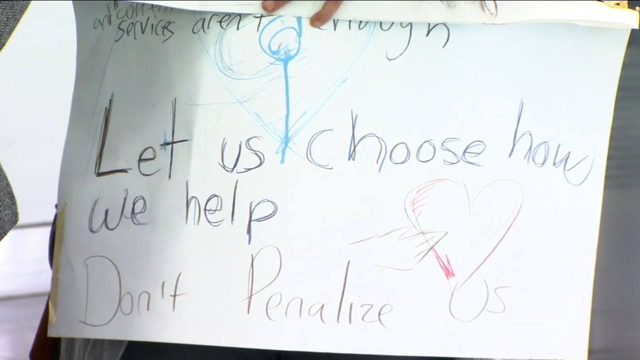 Some city council members ridicule panhandling ordinance, hearing set for Thursday
