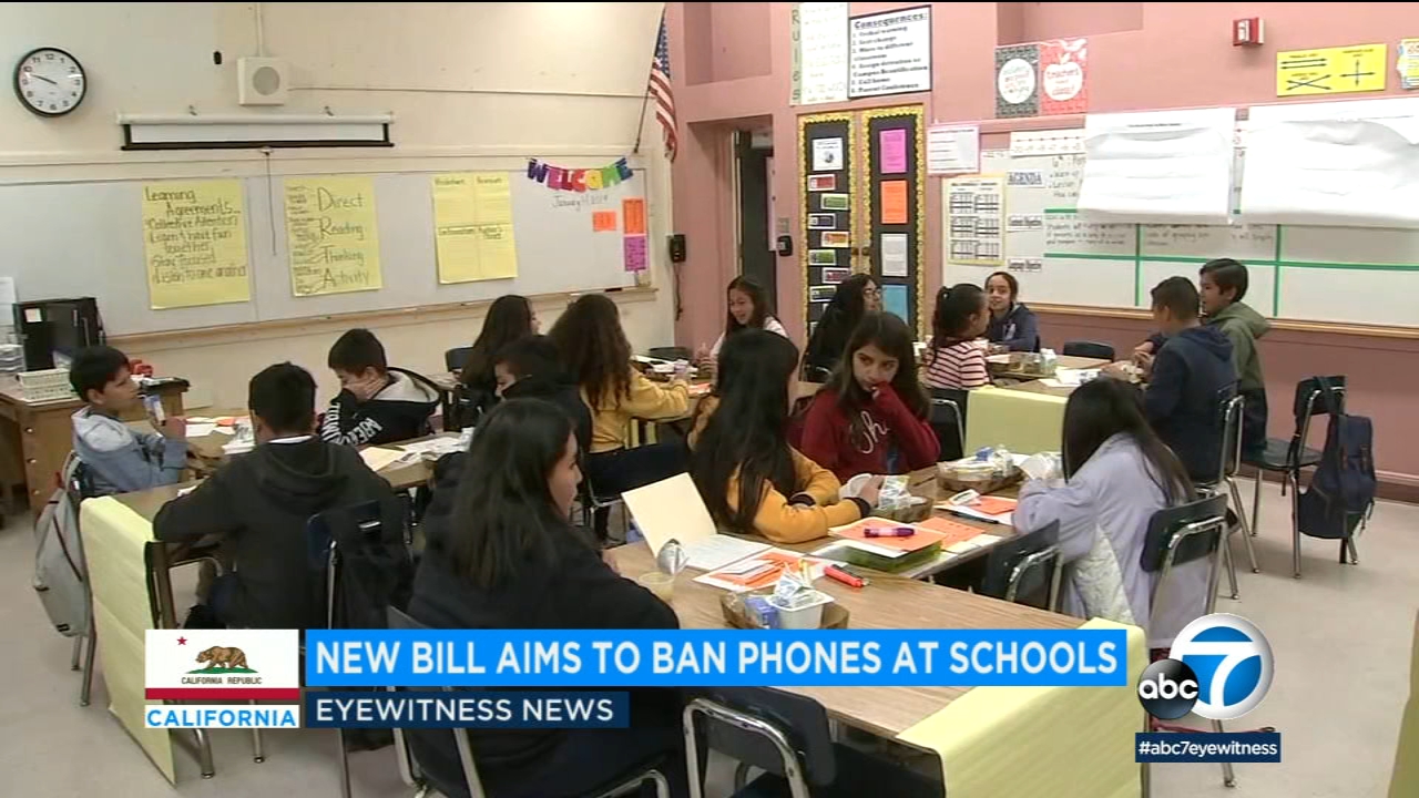 Bill would limit cellphone use by students in California schools