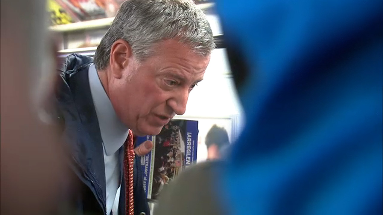 NYC mayor rides subway to promote congestion pricing