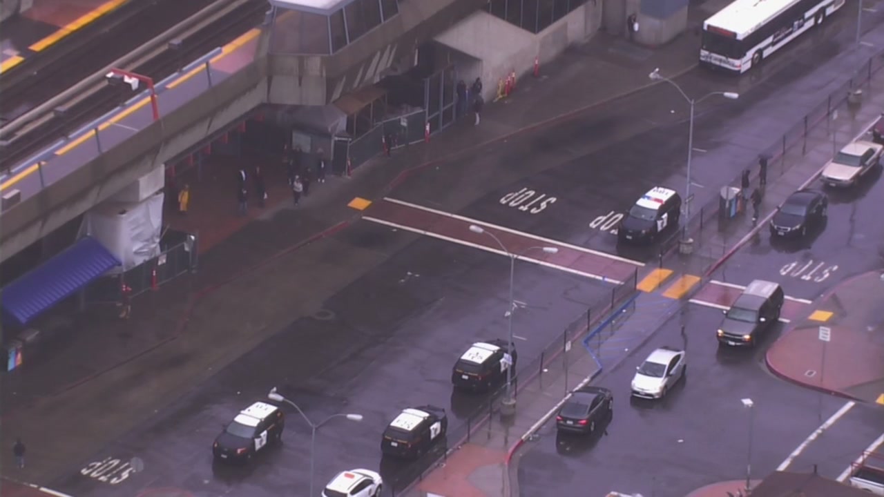 BART passenger stabbed on train at Fruitvale Station in Oakland