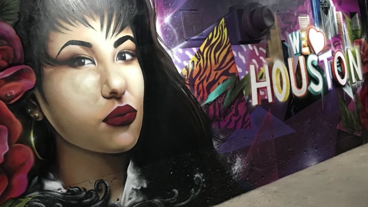 New Selena mural goes up in Houston