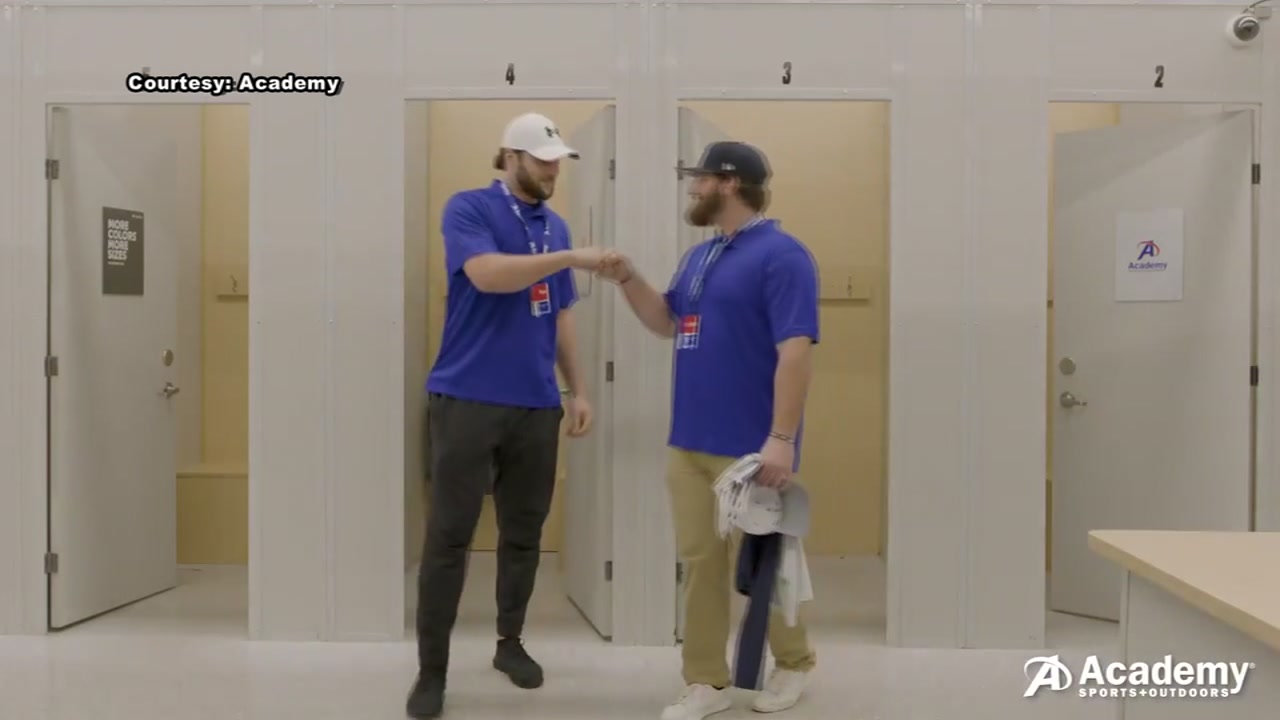 Houston Astros players go undercover at Academy