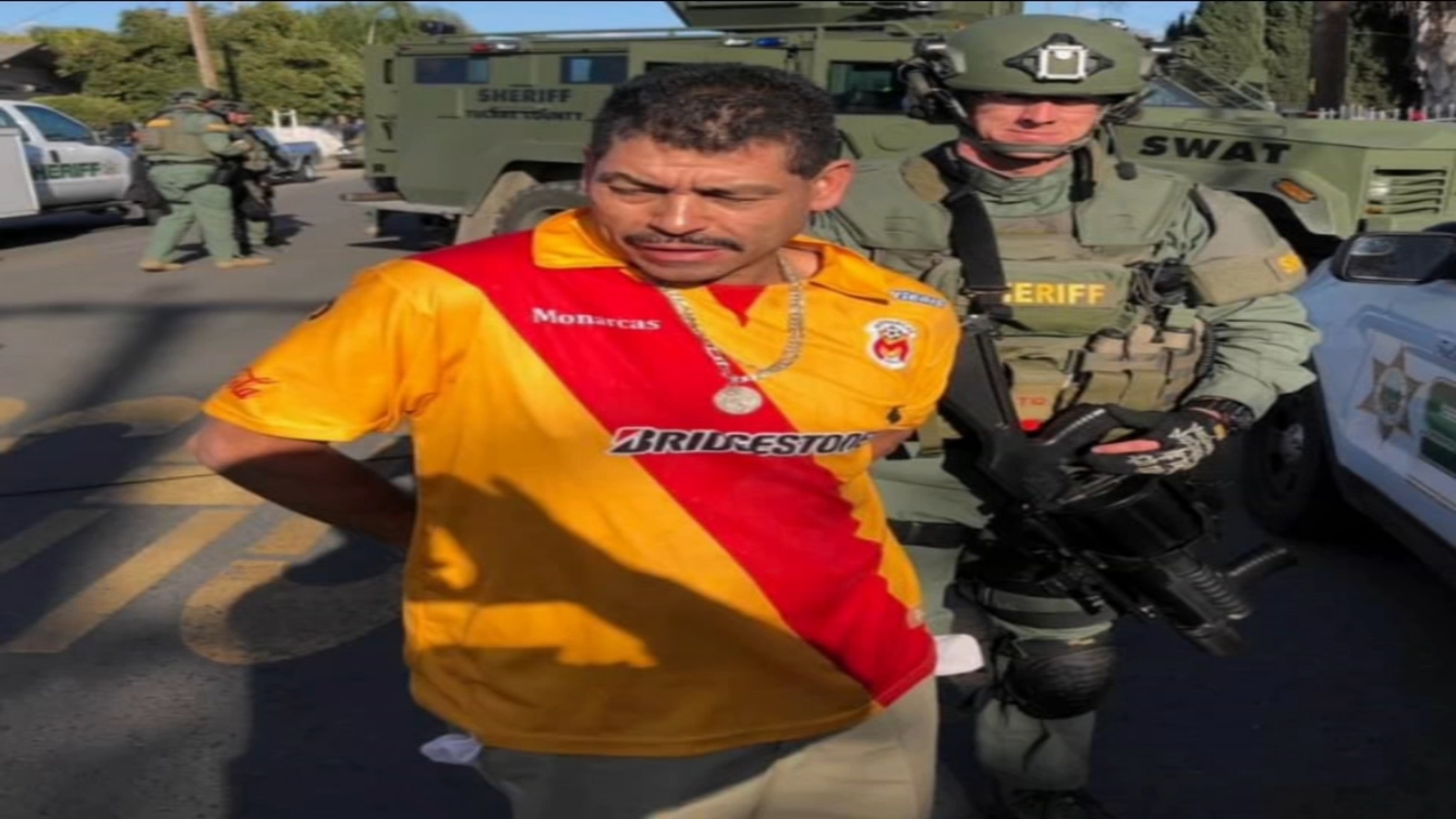 After 4-hour long standoff, Tulare County man who threatened neighbor ...