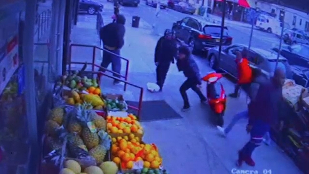 Courageous Good Samaritan helps save teen from bodega attackers in Brooklyn