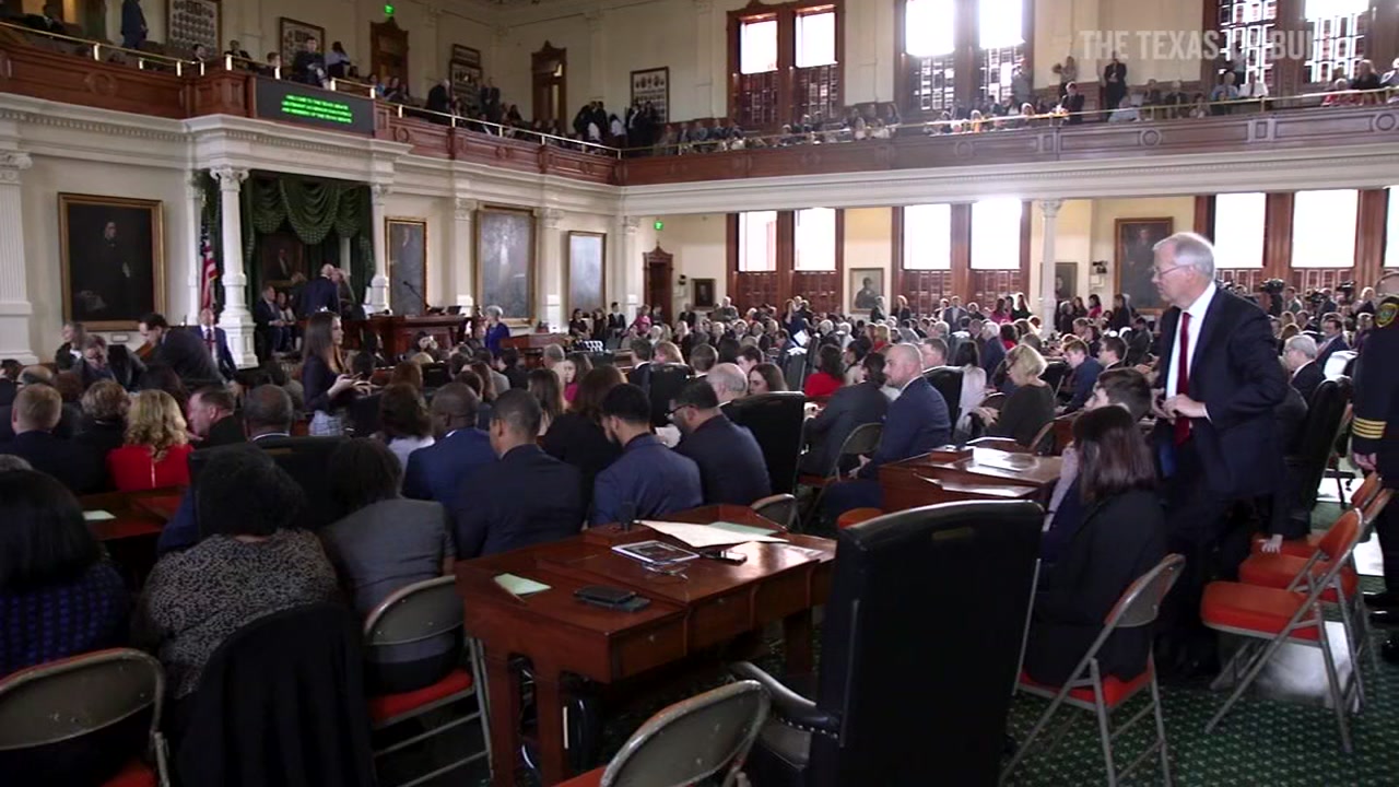 House approves school funding bill that could raise teachers pay