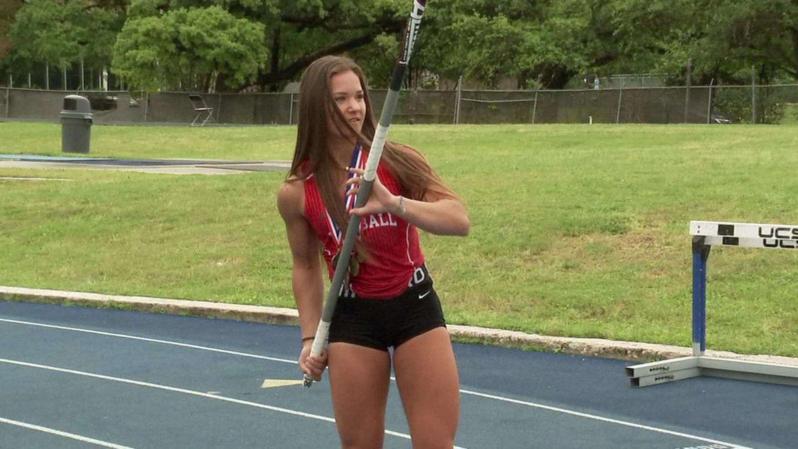 Tomball pole vault star Rachel Maciejeski driven to reach Austin