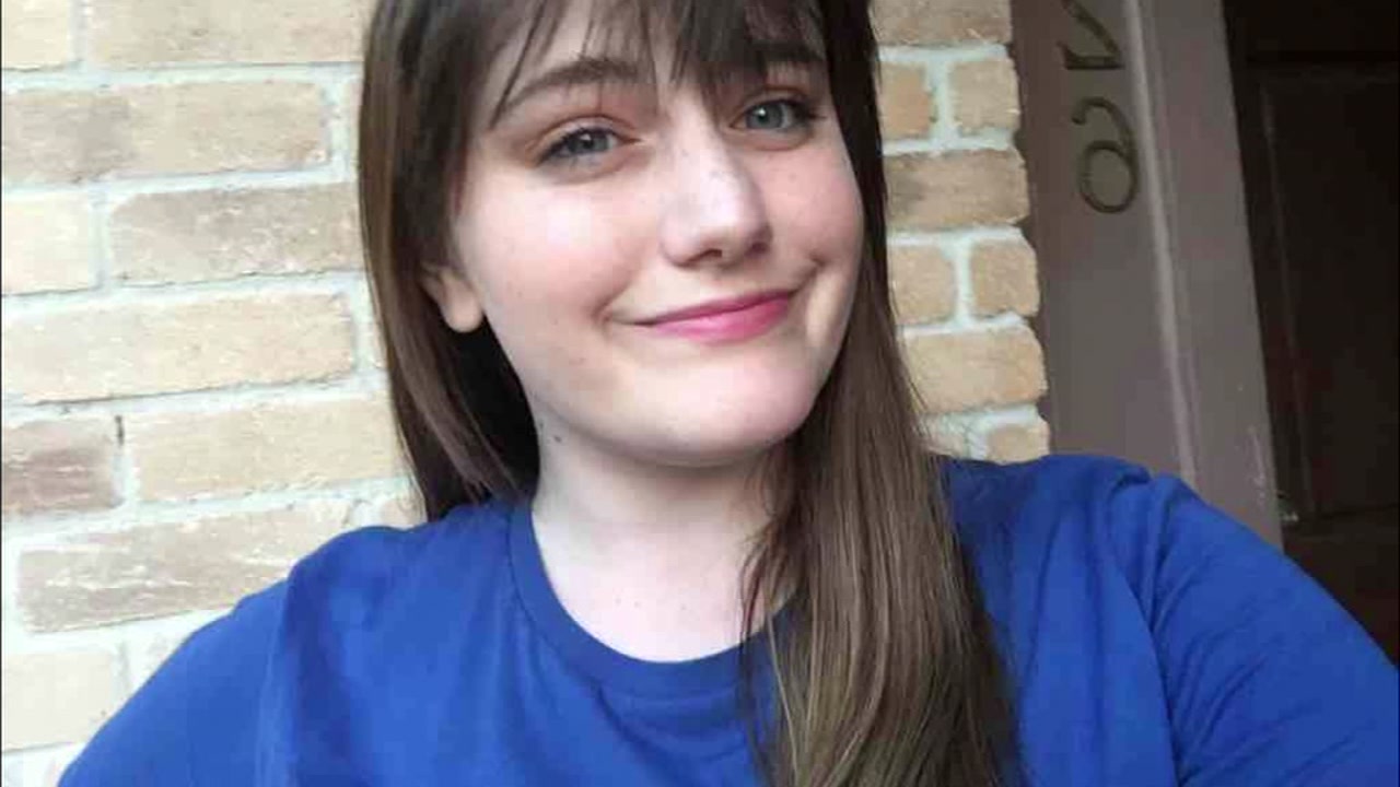 Mom pleads for daughter's safe return