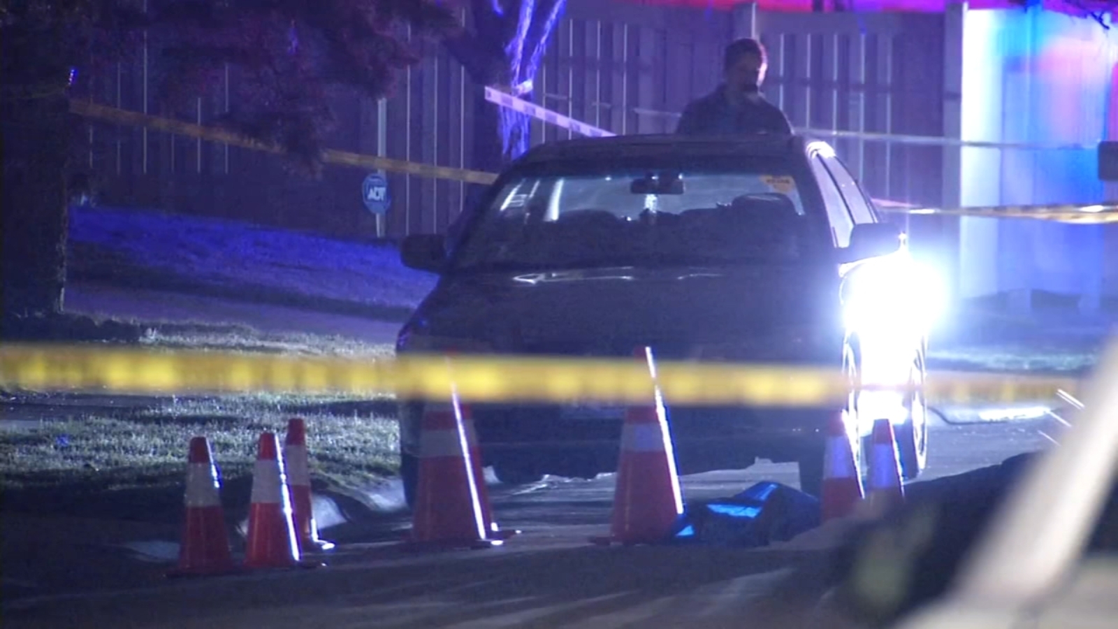 Knife-wielding man fatally shot by police in Glendale Heights - ABC7 ...