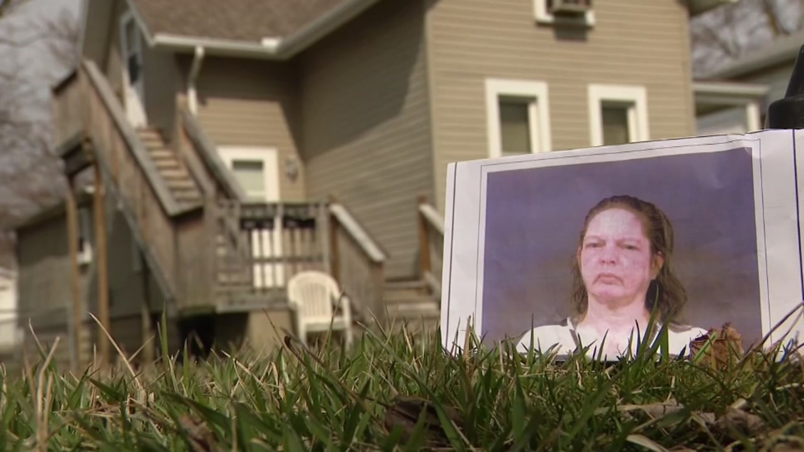 Michigan Woman arrested after living with her dead boyfriends remains ...