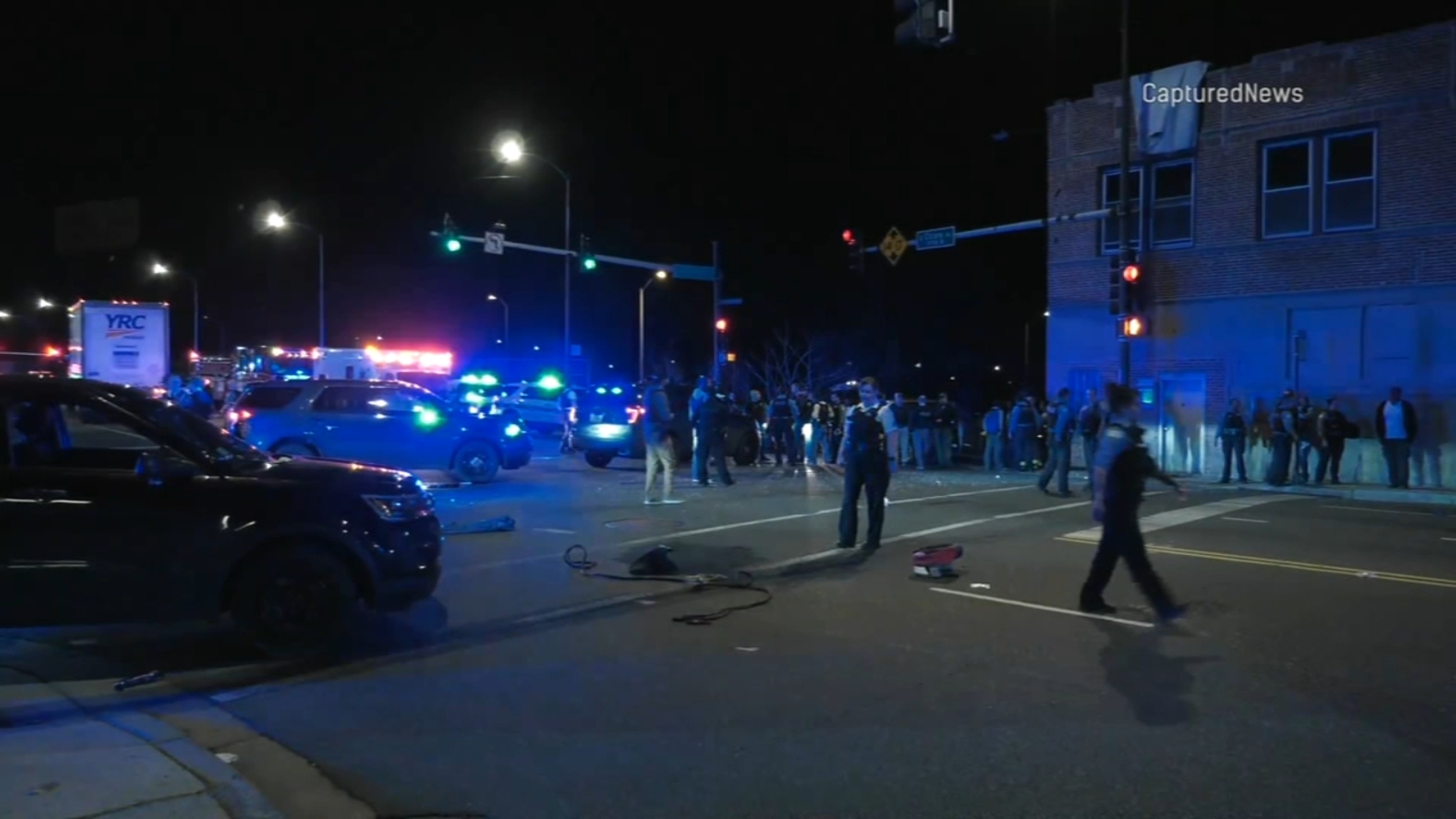 Man driving car with young boy inside crashes after West Side police ...