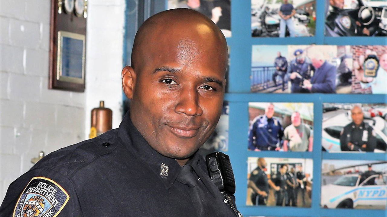 Off-duty NYPD officer dies in motorcycle crash in Queens