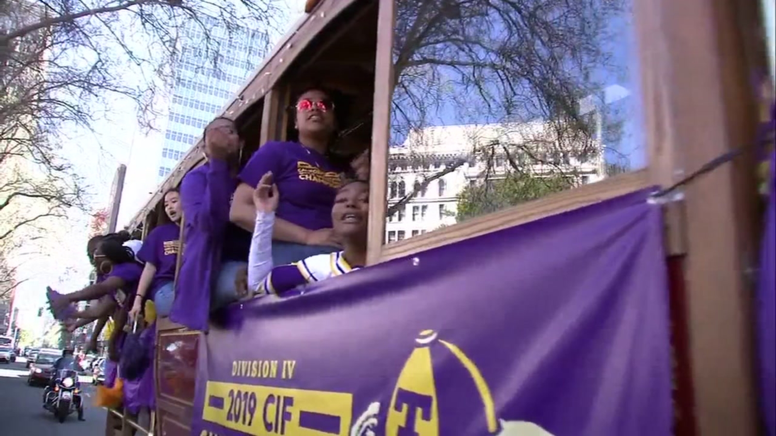 Parade celebrates 2 Oakland high school girls basketball team's
