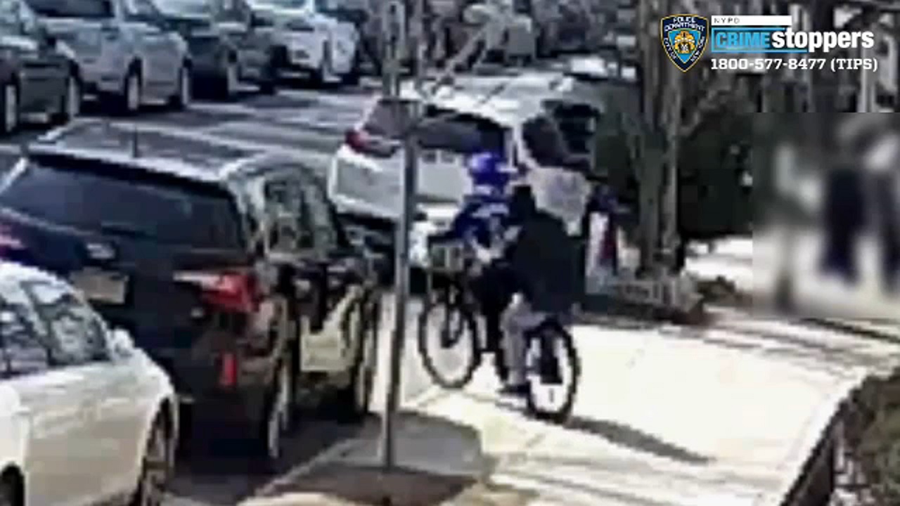 Deliveryman back on the job after robbed of electric bicycle