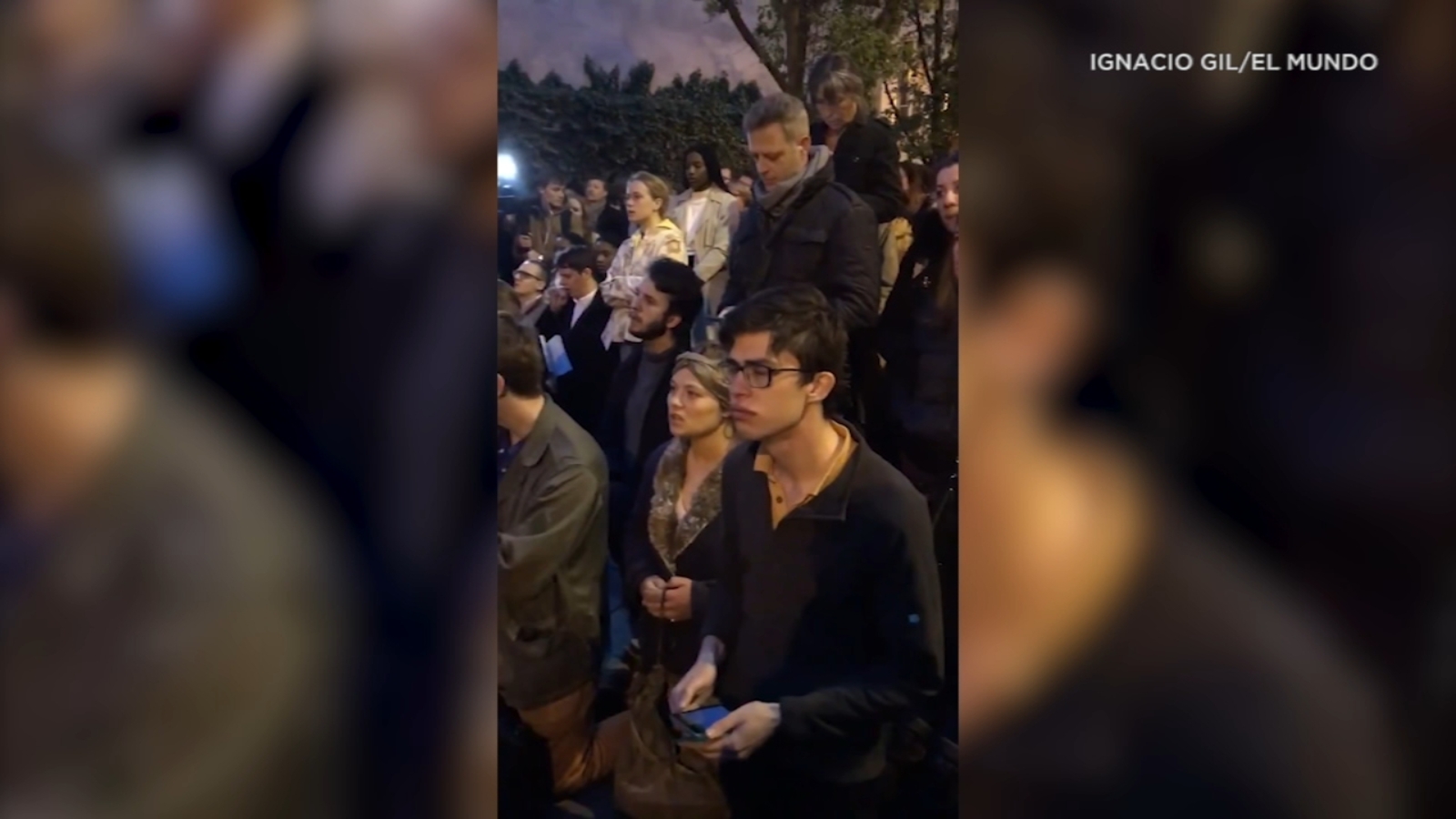 VIDEO Somber crowd sings 'Ave Maria' amid Notre Dame fire ABC30 Fresno