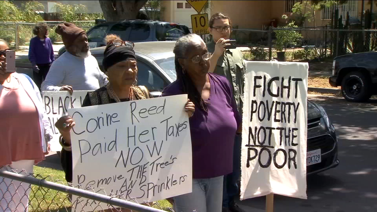 100-year-old Fresno woman locked in battle with city over tree in her yard