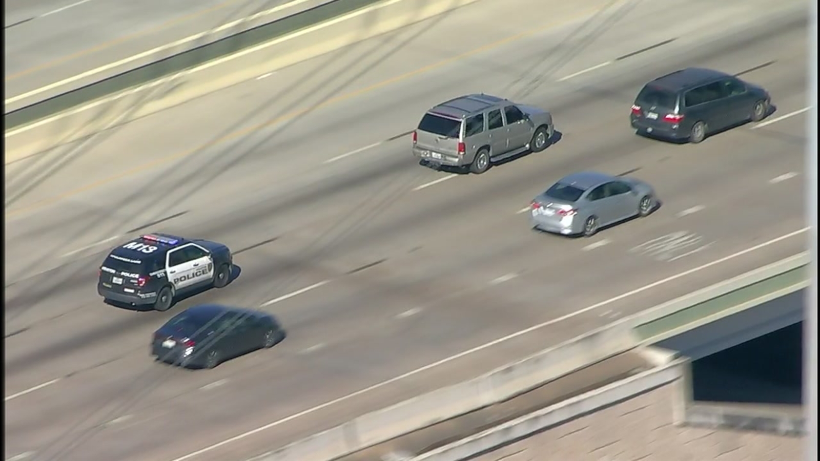 Wrong-way driver leads police on chase in north Houston - ABC13 Houston