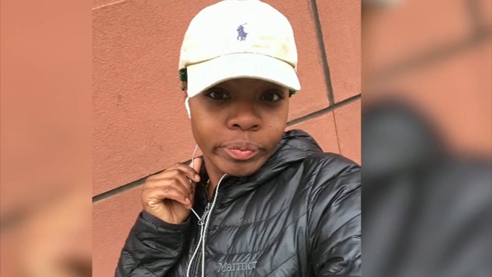 Police: Bronx mother stabbed 2 young children with razor, left them in street
