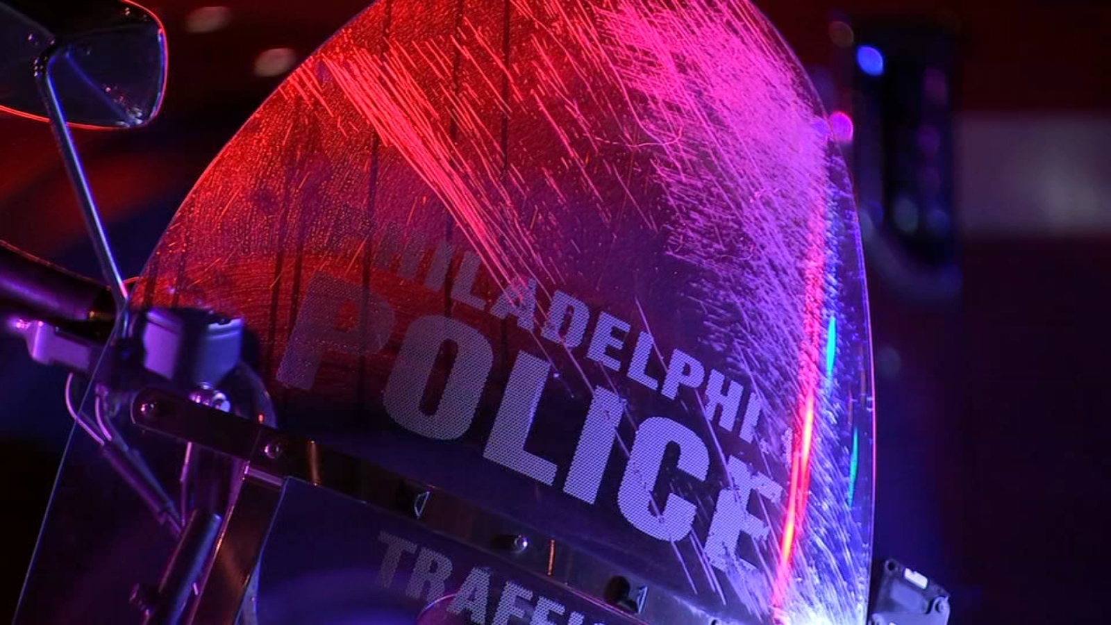Philadelphia police officer hurt in crash - 6abc Philadelphia