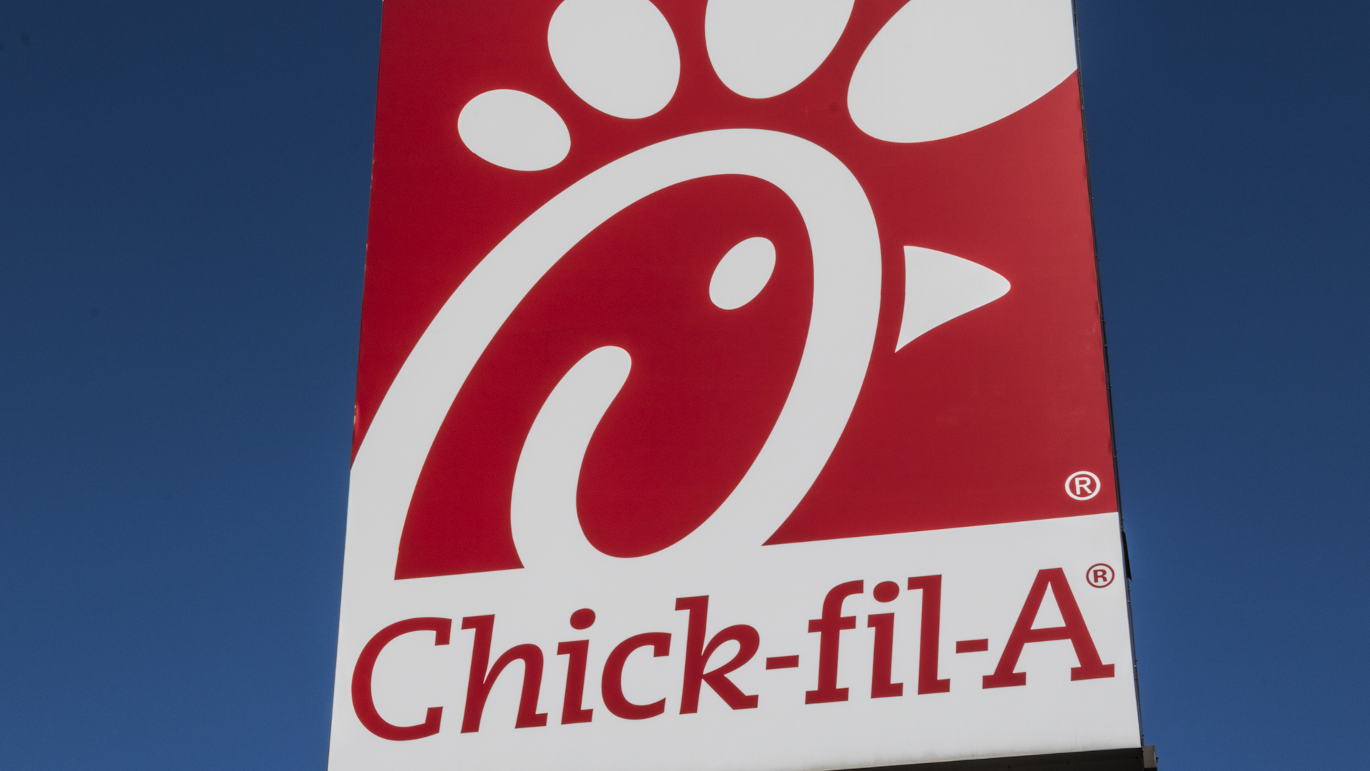 Sugar Land Chick-fil-A offering free food to residents stranded by flood