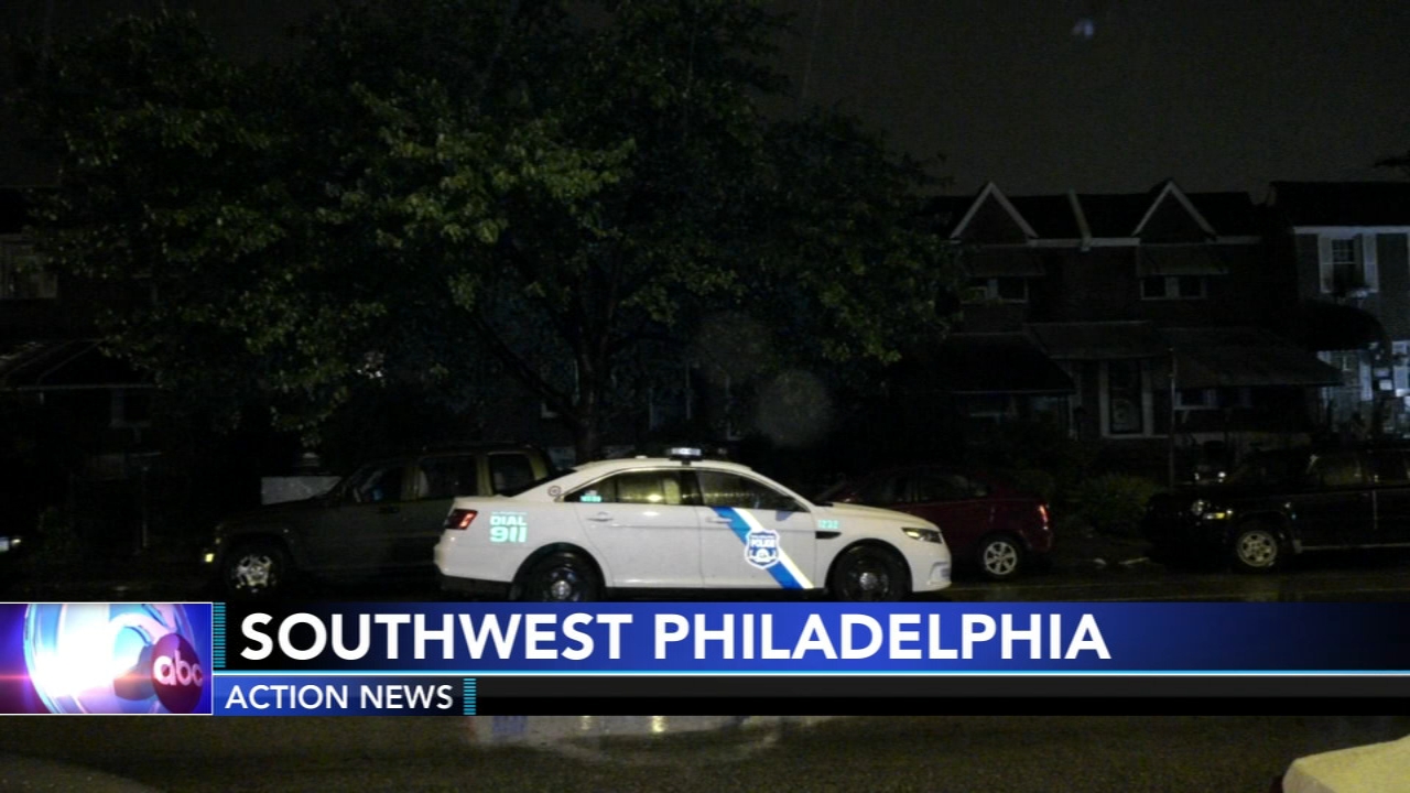Police: Woman attacks boyfriend with hammer in Southwest Philadelphia